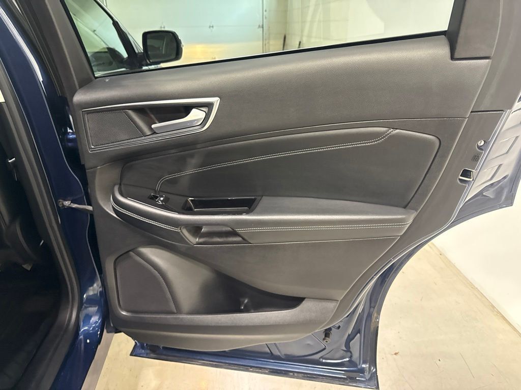 2017 Ford Edge Titanium AWD - 23044051 - 39