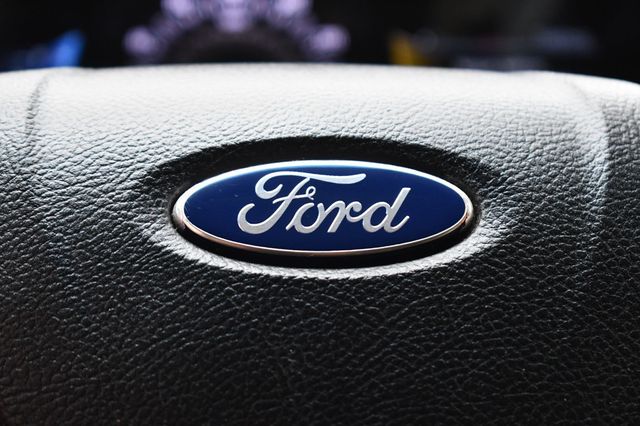 2017 Ford Edge Titanium FWD - 22937106 - 18