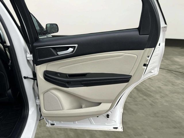 2017 Ford Edge Titanium FWD - 22969618 - 18