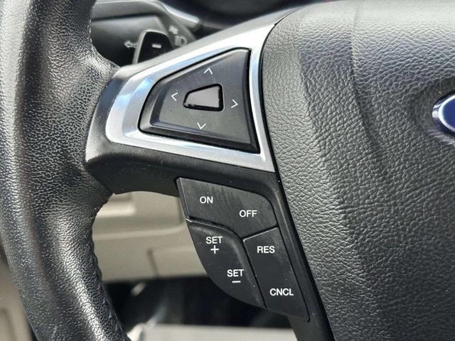 2017 Ford Edge Titanium FWD - 22969618 - 30