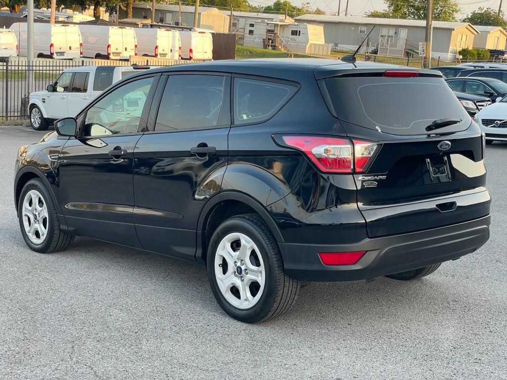 2017 Ford Escape S photo 4
