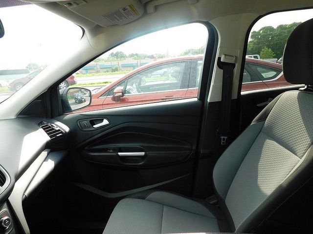 2017 Ford Escape 4d SUV FWD SE - 22809227 - 13