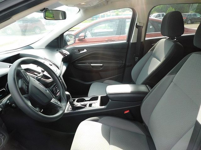 2017 Ford Escape 4d SUV FWD SE - 22809227 - 7