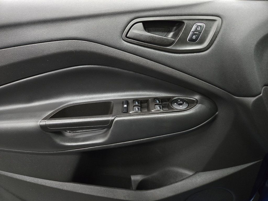 2017 Ford Escape FWD 4dr S - 22961297 - 14