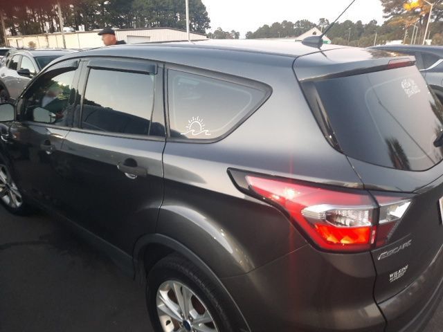 2017 Ford Escape FWD 4dr S - 22947132 - 3