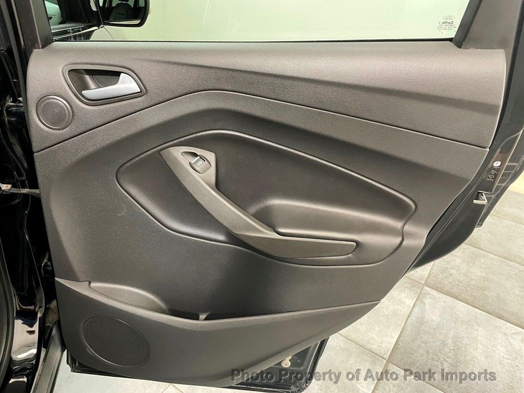 2017 Ford Escape FWD 4dr Titanium - 21621090 - 42