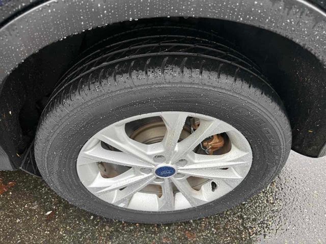 2017 Ford Escape SE 4WD - 22953326 - 21