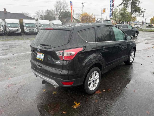 2017 Ford Escape SE 4WD - 22953326 - 4