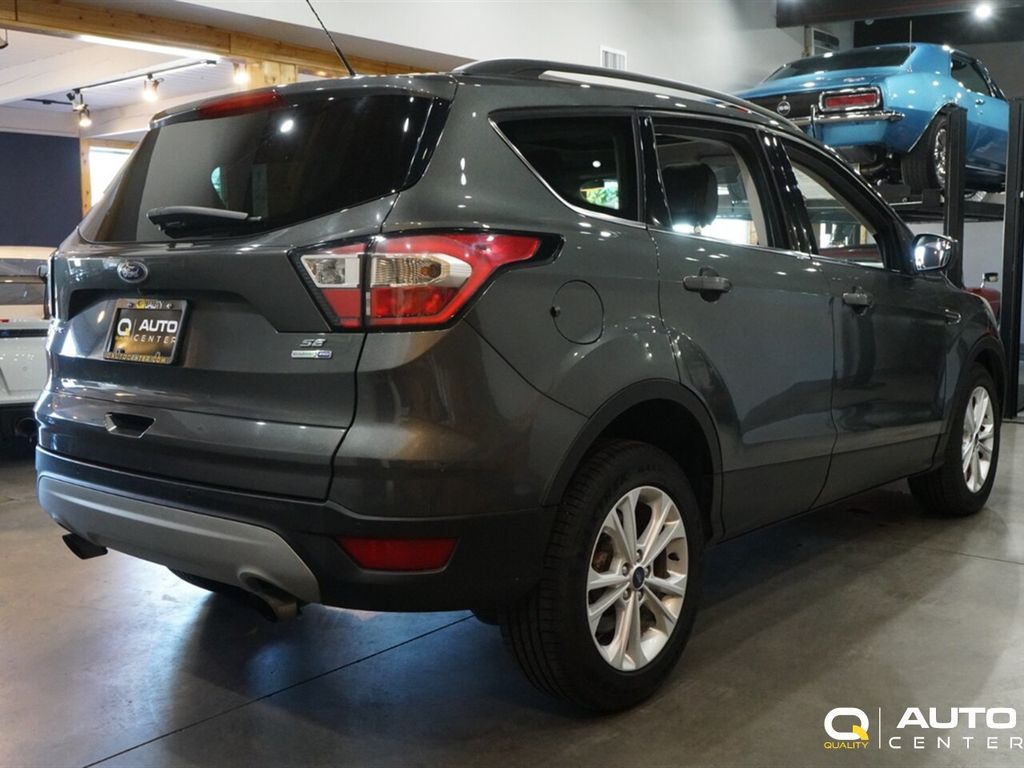 2017 Ford Escape SE photo 4