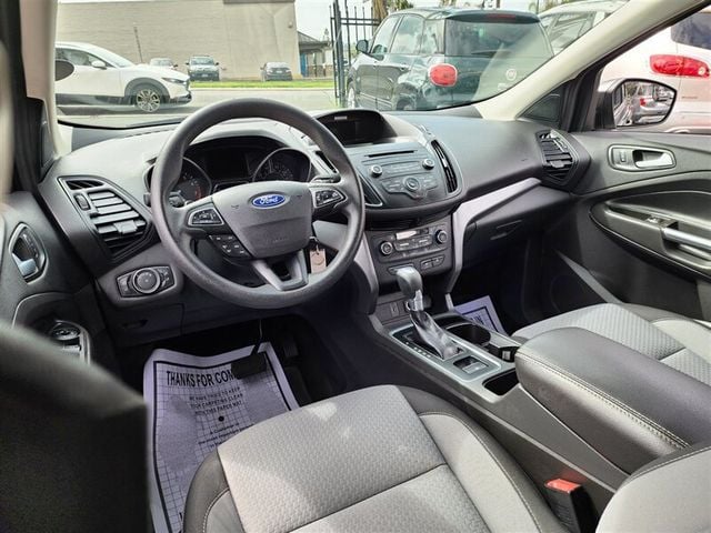 2017 Ford Escape SE 4WD - 22375857 - 32