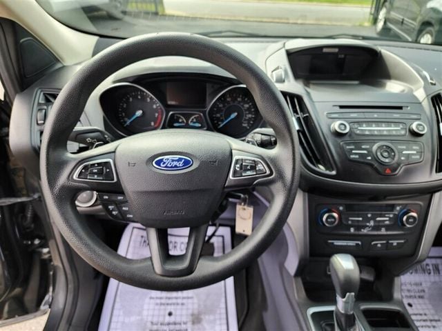 2017 Ford Escape SE 4WD - 22375857 - 39