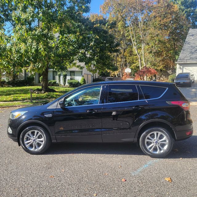 2017 Ford Escape SE 4WD - 22644877 - 1