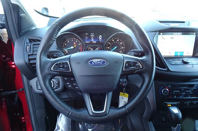2017 Ford Escape SE 4WD - 22934712 - 17