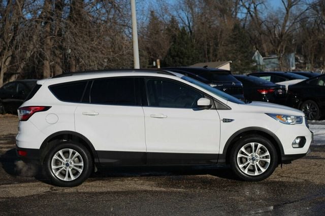 2017 Ford Escape  SE ECOBOOST AWD W/NEW SET OF TIRES, NEW BRAKE SERVICE  - 22971842 - 1