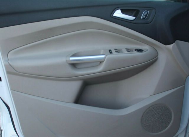 2017 Ford Escape  SE ECOBOOST AWD W/NEW SET OF TIRES, NEW BRAKE SERVICE  - 22971842 - 19