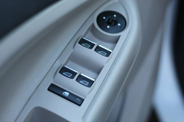 2017 Ford Escape  SE ECOBOOST AWD W/NEW SET OF TIRES, NEW BRAKE SERVICE  - 22971842 - 20