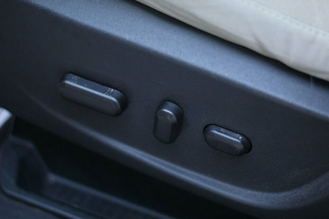 2017 Ford Escape  SE ECOBOOST AWD W/NEW SET OF TIRES, NEW BRAKE SERVICE  - 22971842 - 24