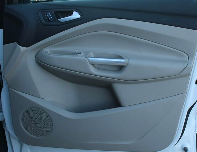 2017 Ford Escape  SE ECOBOOST AWD W/NEW SET OF TIRES, NEW BRAKE SERVICE  - 22971842 - 5