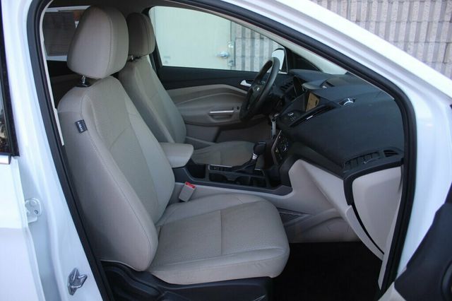 2017 Ford Escape  SE ECOBOOST AWD W/NEW SET OF TIRES, NEW BRAKE SERVICE  - 22971842 - 6