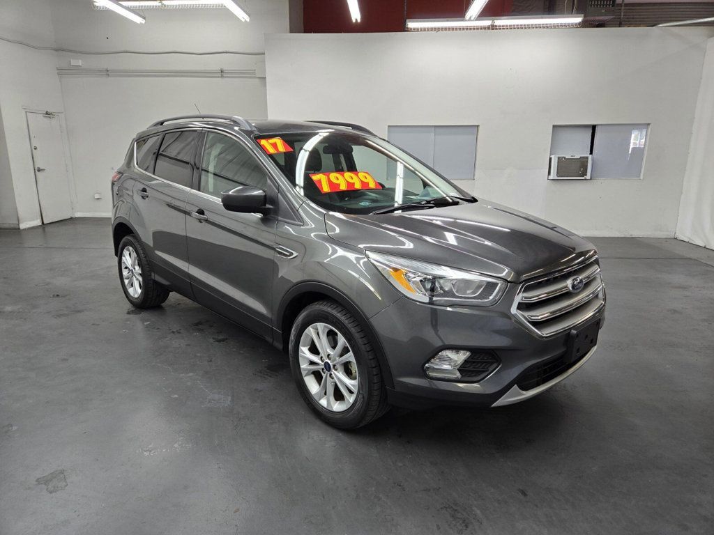 2017 Ford Escape SE FWD - 22745682 - 3