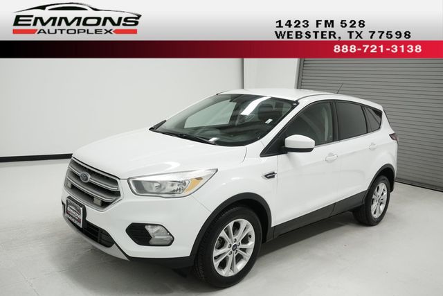 2017 Ford Escape SE FWD - 23001154 - 0