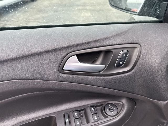 2017 Ford Escape SE FWD - 22984497 - 9