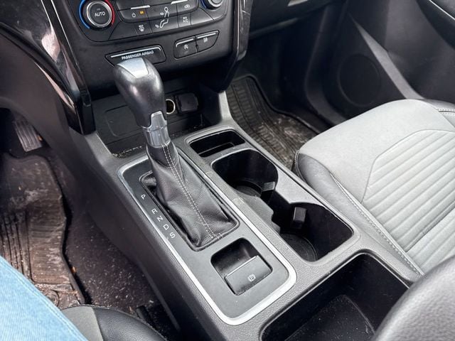 2017 Ford Escape SE FWD - 22984497 - 13
