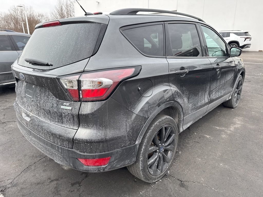 2017 Ford Escape SE FWD - 22984497 - 4