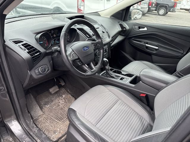 2017 Ford Escape SE FWD - 22984497 - 6