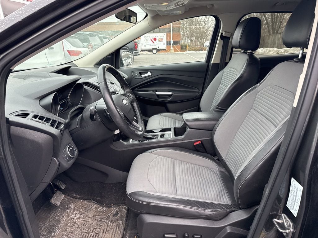 2017 Ford Escape SE FWD - 22984497 - 7