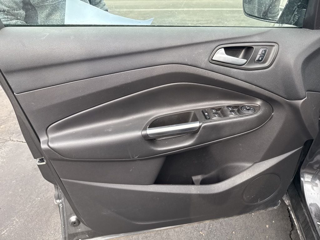 2017 Ford Escape SE FWD - 22984497 - 8