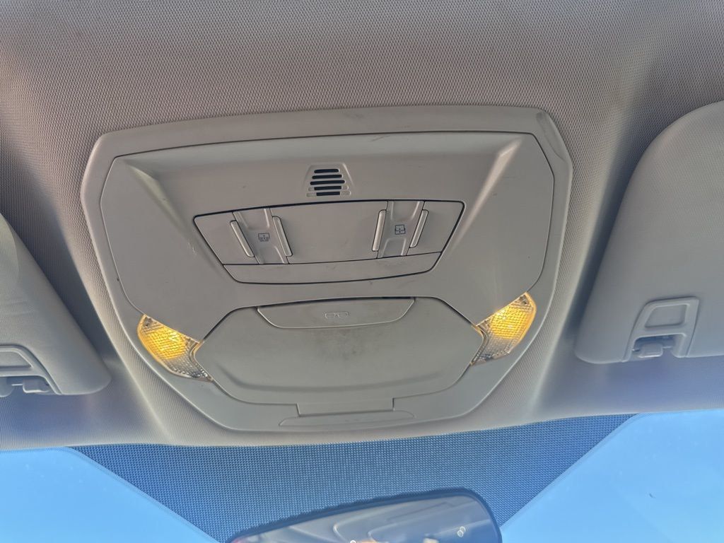 2017 Ford Escape SE FWD - 23002440 - 17