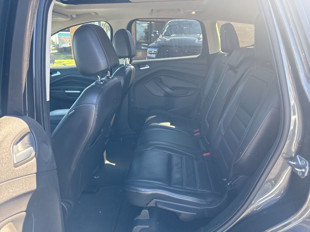 2017 Ford Escape SE FWD - 23002440 - 23