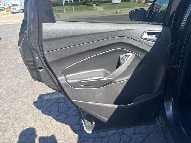 2017 Ford Escape SE FWD - 23002440 - 24