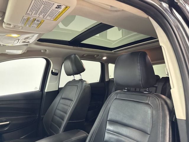 2017 Ford Escape SE FWD - 23002440 - 25