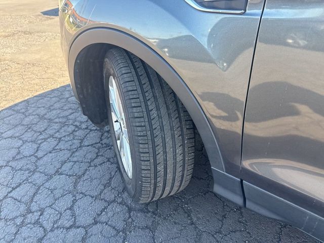 2017 Ford Escape SE FWD - 23002440 - 2