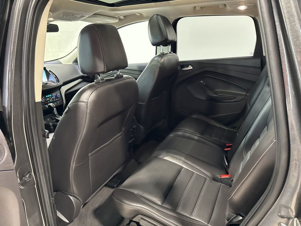 2017 Ford Escape SE FWD - 23002440 - 30