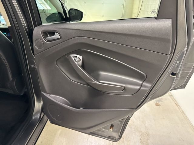 2017 Ford Escape SE FWD - 23002440 - 36