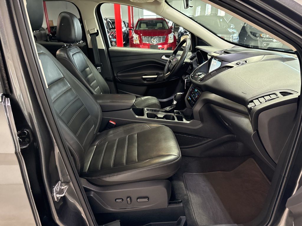 2017 Ford Escape SE FWD - 23002440 - 37