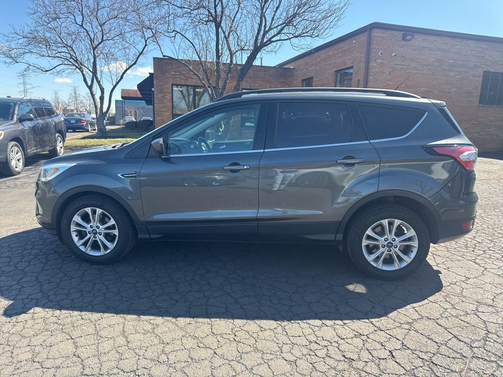 2017 Ford Escape SE FWD - 23002440 - 3