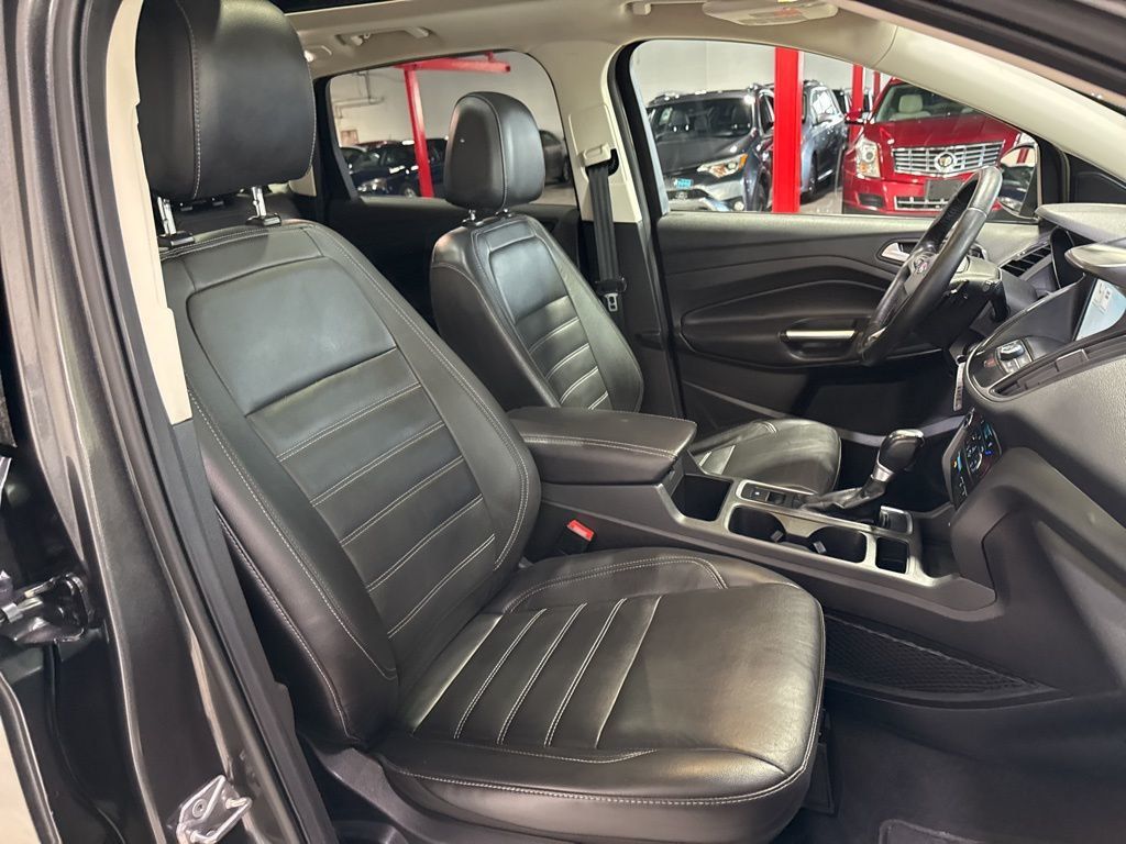 2017 Ford Escape SE FWD - 23002440 - 39