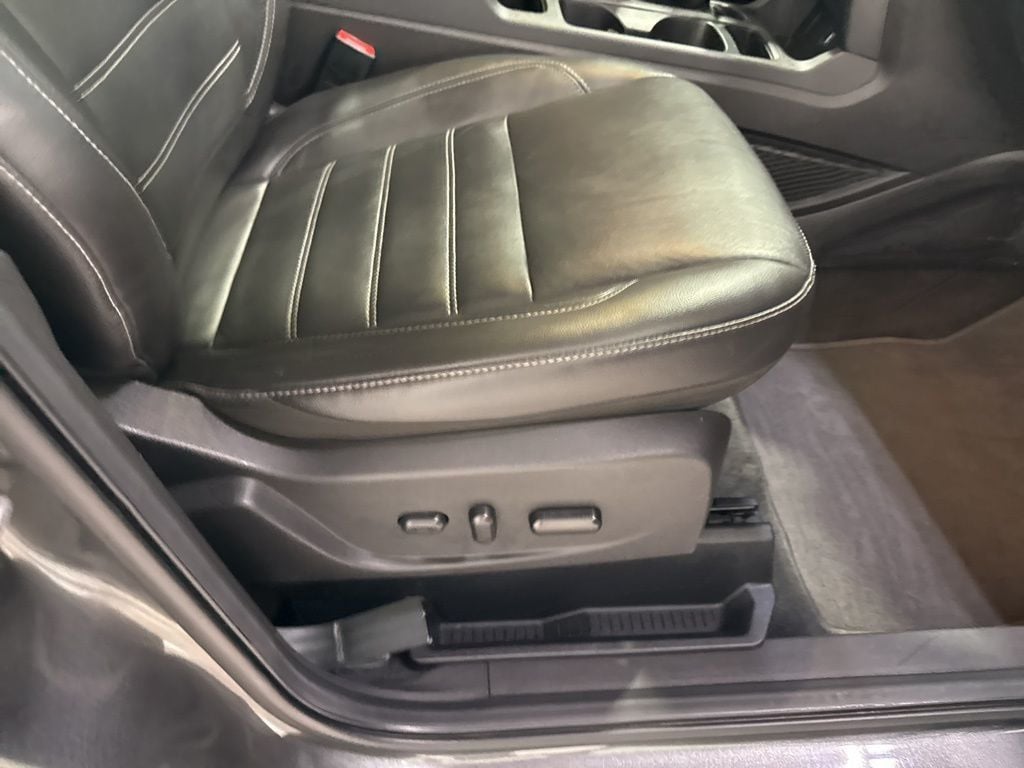 2017 Ford Escape SE FWD - 23002440 - 40