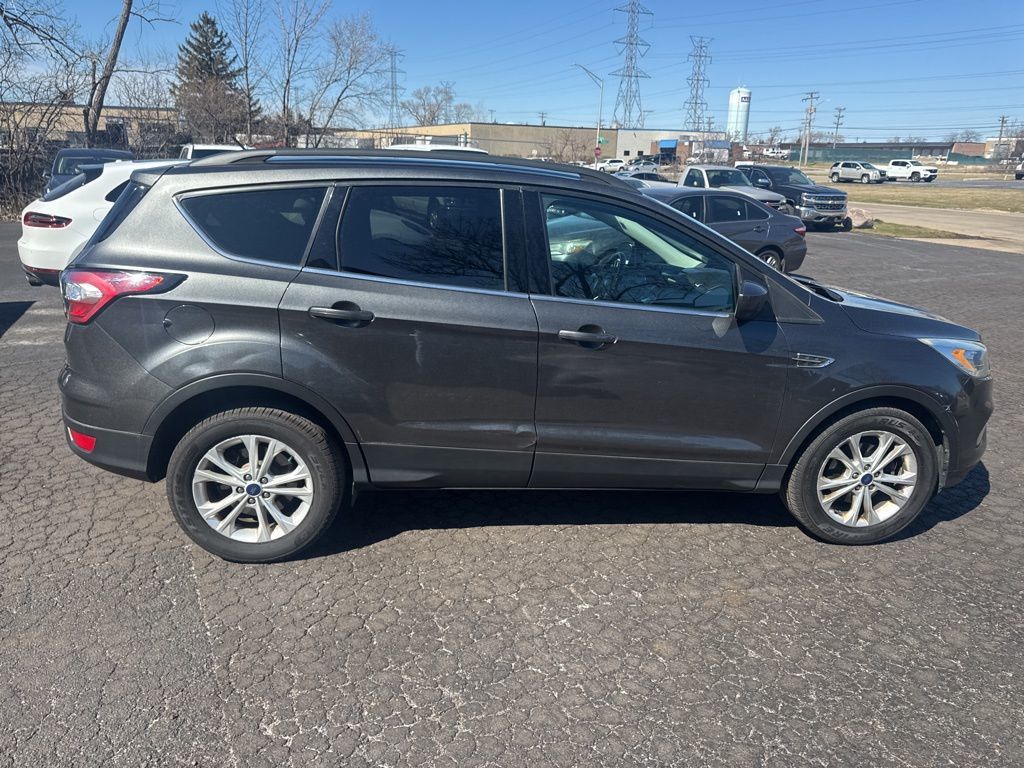 2017 Ford Escape SE FWD - 23002440 - 7