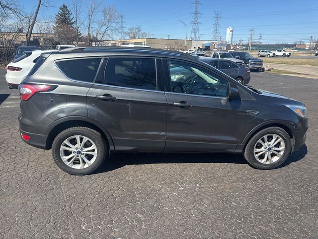 2017 Ford Escape SE FWD - 23002440 - 7