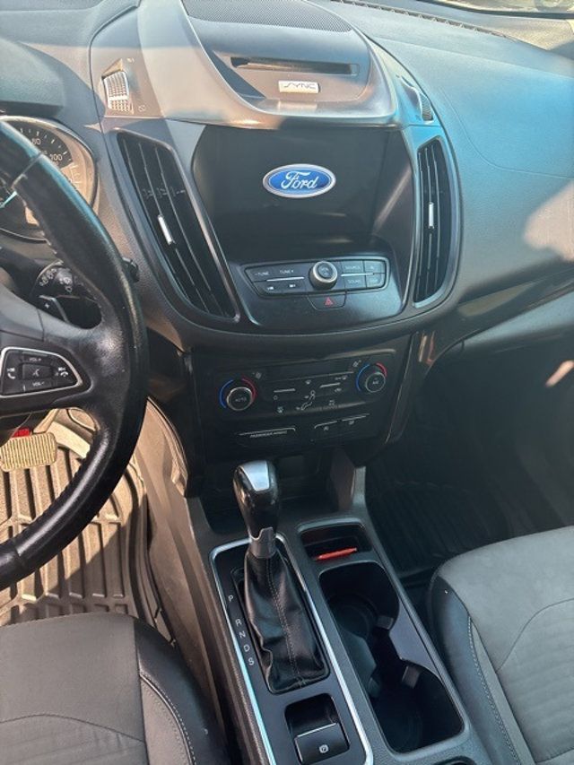 2017 Ford Escape SE FWD - 22985684 - 11