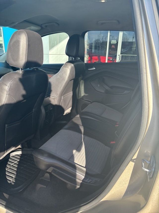 2017 Ford Escape SE FWD - 22985684 - 13