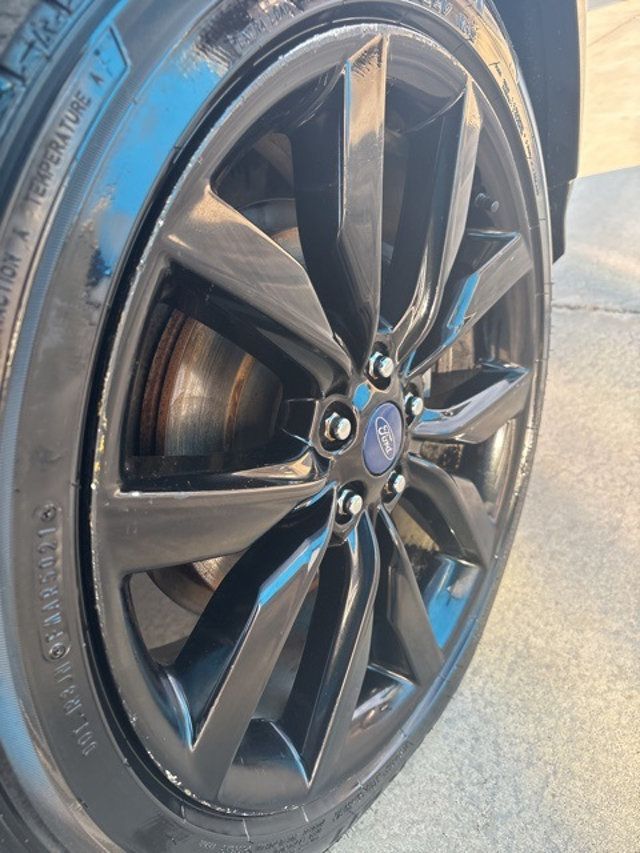 2017 Ford Escape SE FWD - 22985684 - 17