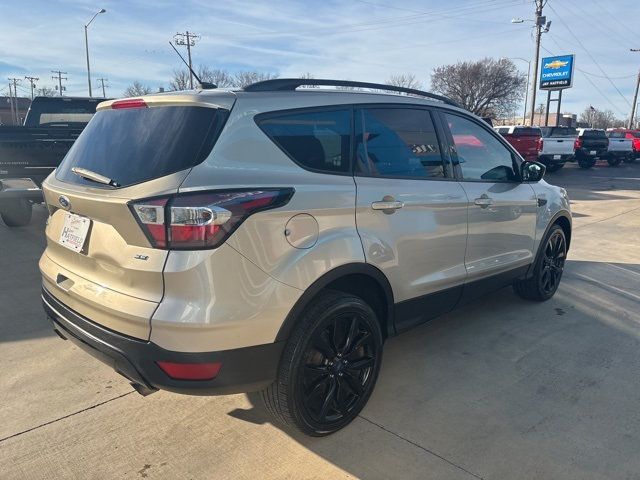 2017 Ford Escape SE FWD - 22985684 - 4