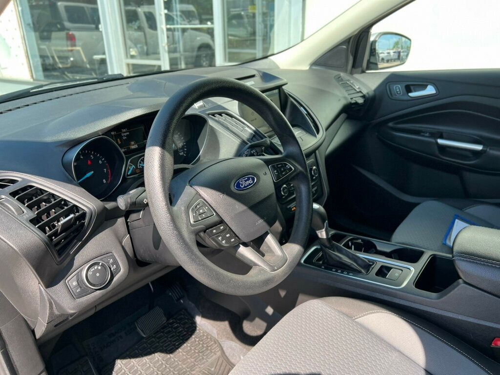 2017 Ford Escape SE FWD - 23029665 - 12