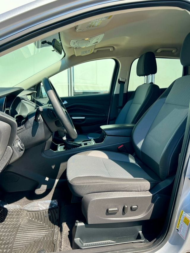 2017 Ford Escape SE FWD - 23029665 - 14